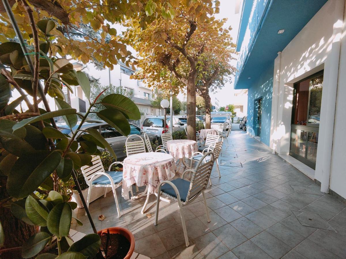 Hotel Marittimo Римини Екстериор снимка