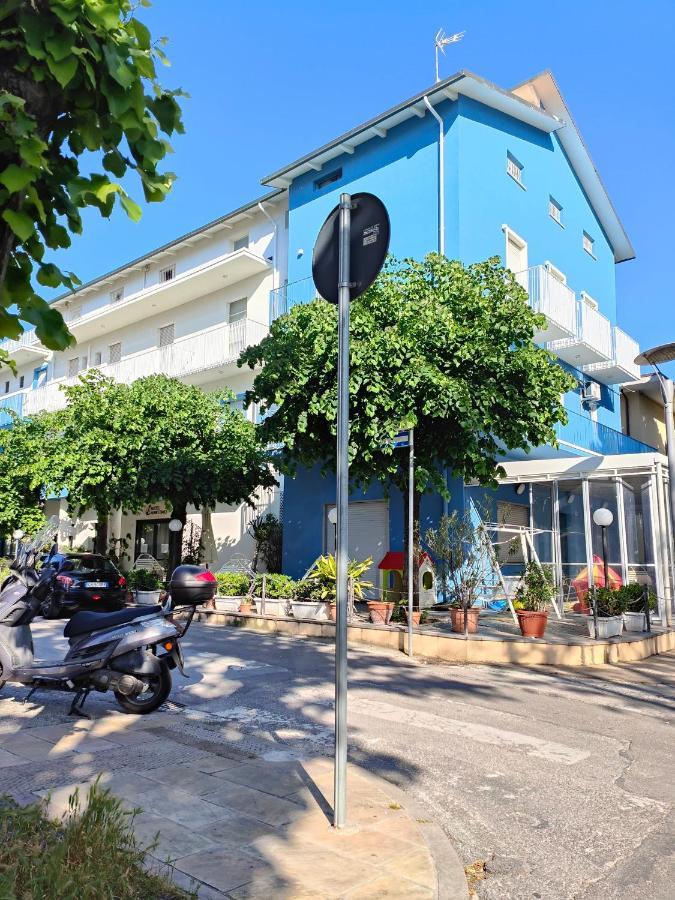 Hotel Marittimo Римини Екстериор снимка