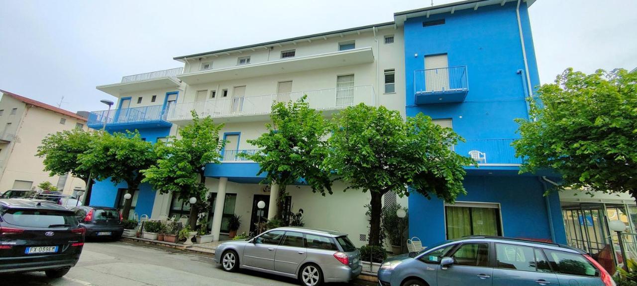 Hotel Marittimo Римини Екстериор снимка