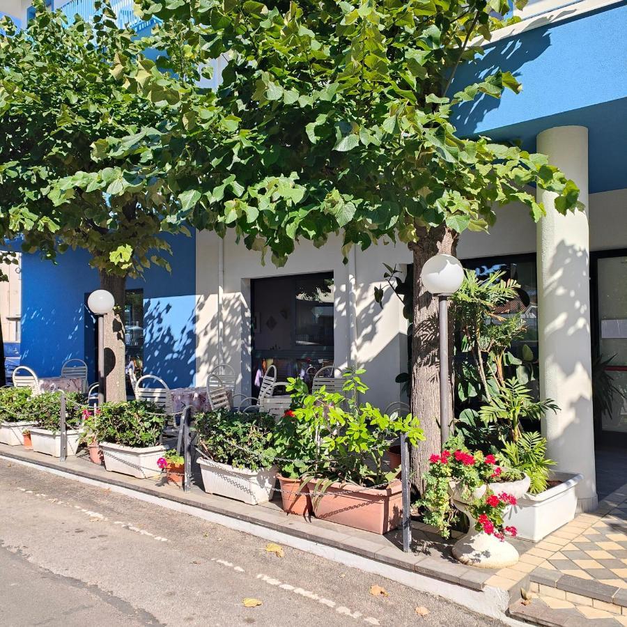 Hotel Marittimo Римини Екстериор снимка