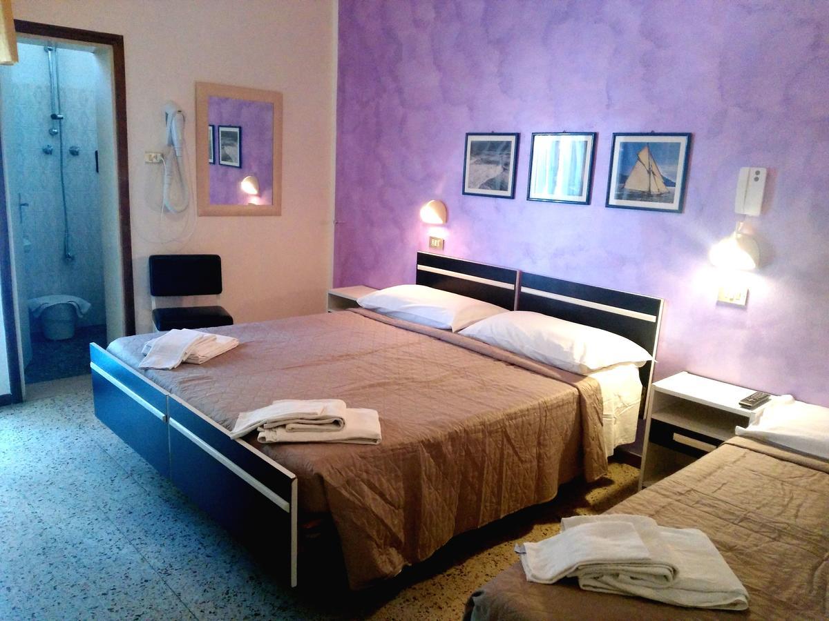 Hotel Marittimo Римини Екстериор снимка