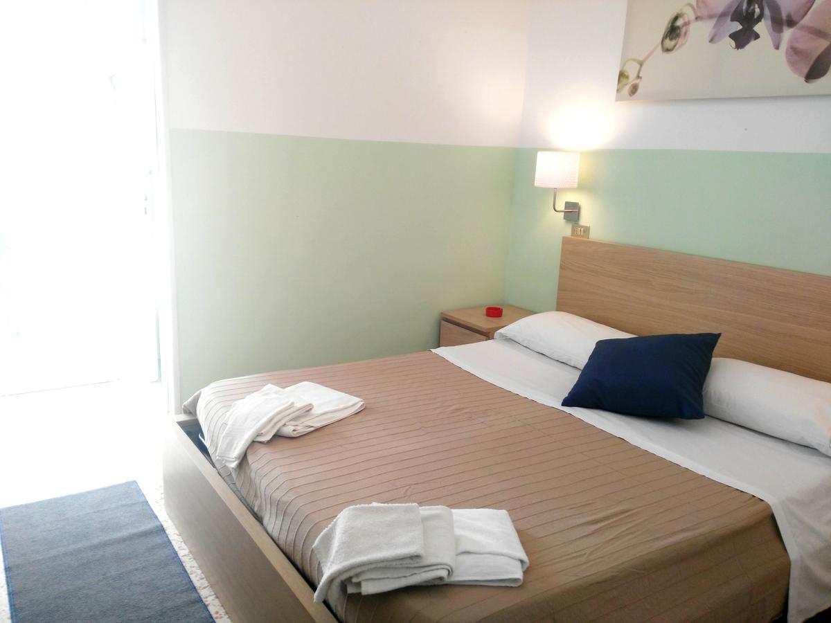 Hotel Marittimo Римини Екстериор снимка