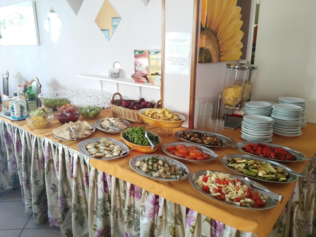 Hotel Marittimo Римини Екстериор снимка