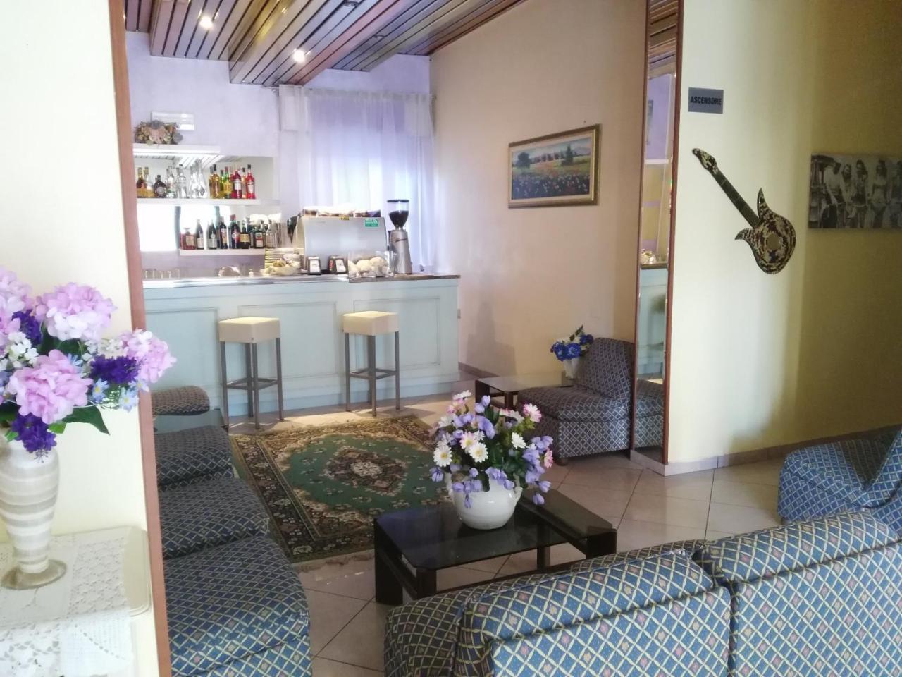 Hotel Marittimo Римини Екстериор снимка