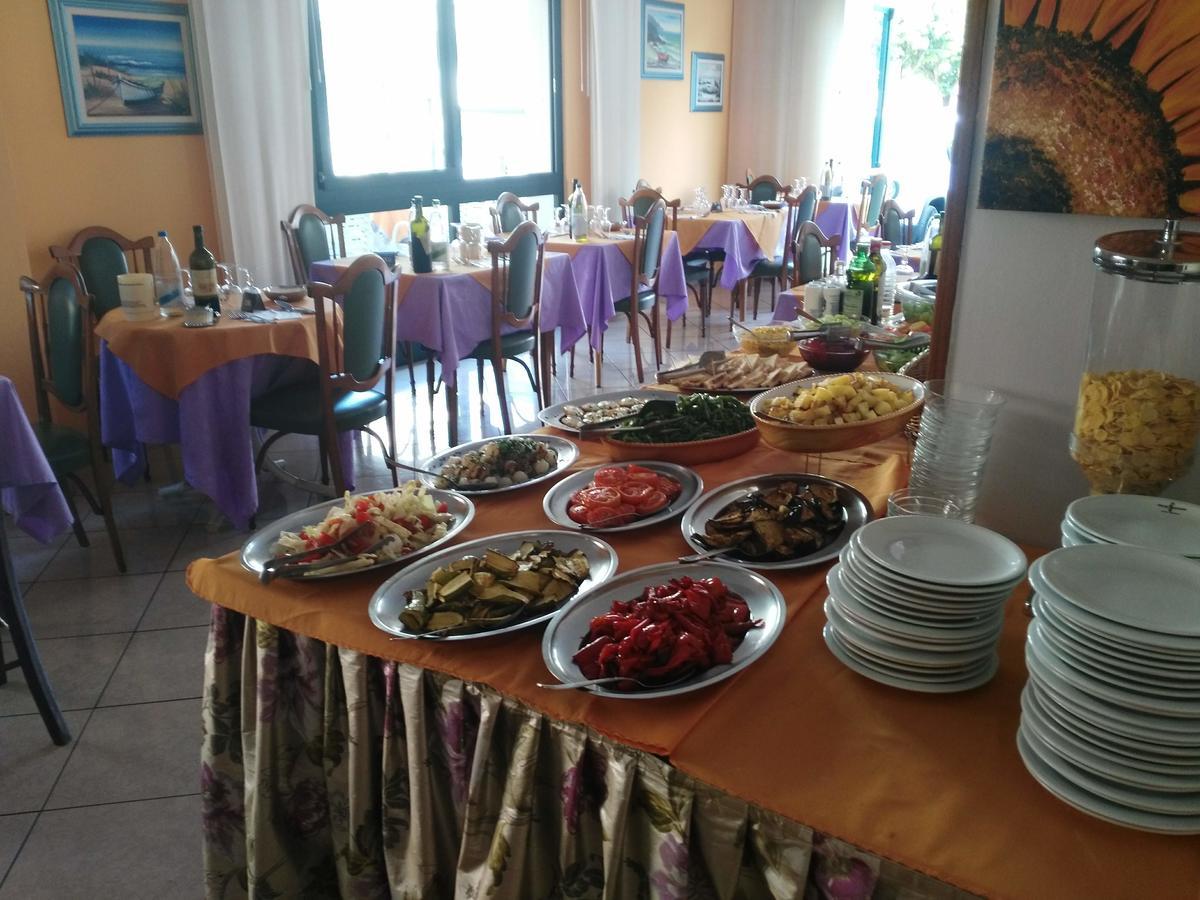Hotel Marittimo Римини Екстериор снимка